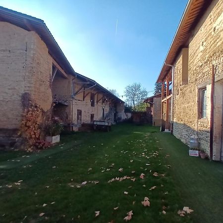 Aparthotel La Ferme De Berlioz La Cote-Saint-Andre Exterior foto