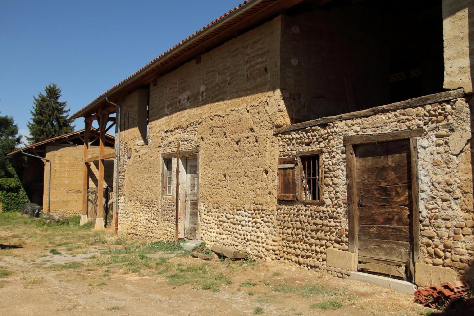 Aparthotel La Ferme De Berlioz La Cote-Saint-Andre Exterior foto